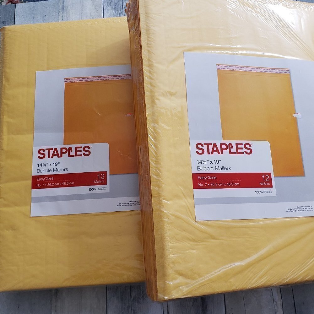 NWT - Staples Pack of 24 Bubble Mailers 14"X19"